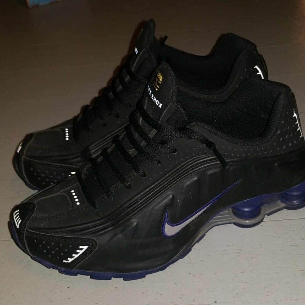 Nike Shox R4